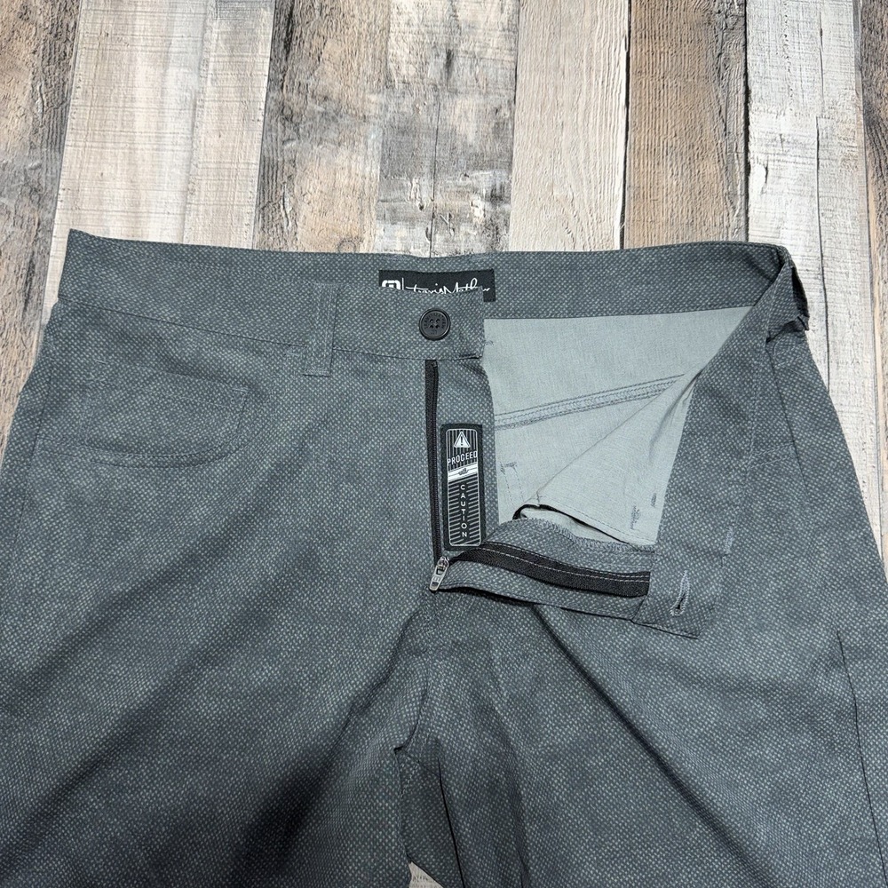 Travis Mathew Shorts Mens 32 Gray Performance Stretch Golf Casual Flat Front - Picture 2 of 6